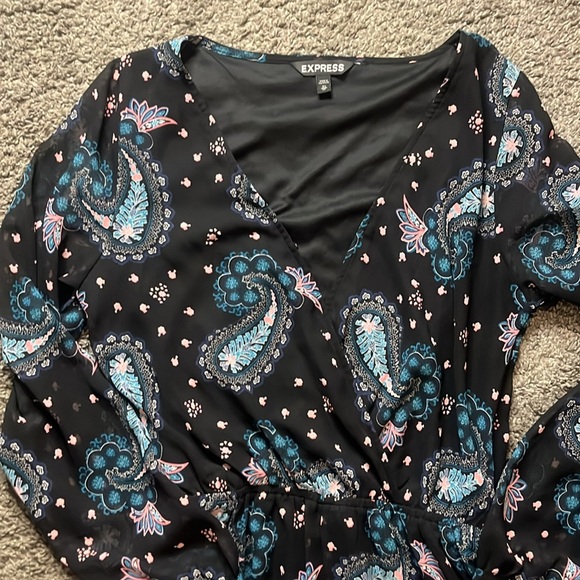 3/$15. EXPRESS Romper XS - Picture 3 of 6